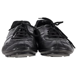 Prada-Prada niedrige Sneakers aus schwarzem Leder-Schwarz