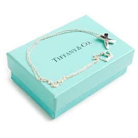 Tiffany & Co-Kiss necklace-Silvery