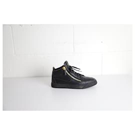 Giuseppe Zanotti-Giuseppe Zanotti Frankie High-Top Sneakers in Black Leather-Black