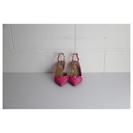 Valentino Garavani-Valentino Garavani Rockstud Slingback 85mm Pumps aus pinkfarbenem Wildleder-Pink