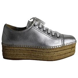 Espadrillas Miu Miu con plateau stringato metallizzato in pelle argento Argento