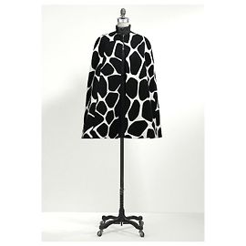Capa Valentino com estampa de girafa preta e branca Preto Branco