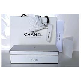 Chanel-Le esclusive. Scatola completa di 18 miniature.-Bianco