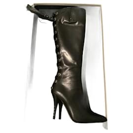 Yves Saint Laurent-Black leather boots Y ves-Saint-Laurent-Black
