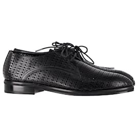 Alaïa-Sapatos perfurados com cadarço Alaia em couro preto-Preto