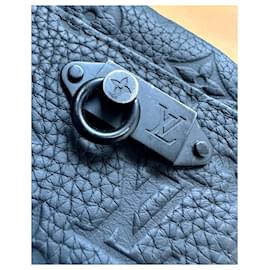 Louis Vuitton-Volga pochette marsupio Louis Vuitton-Nero
