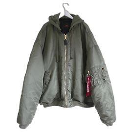 Vêtements Vetements x Alpha Industries reversible bomber jacket Spring 2017 Khaki