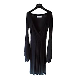 Yves Saint Laurent ROBE EN CRÊPE DE SOIE NOIR SAINT LAURENT. Noir