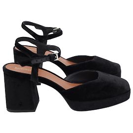 Reformation Marisol Platform Pumps in Black Velvet Black