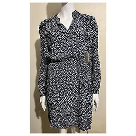 Diane Von Furstenberg Vestido de seda DvF com cinto e padrão floral em tons de azul Azul marinho Azul claro