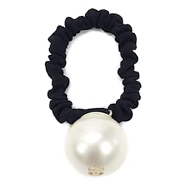 Chanel-CC Faux Pearl Embellished Hair Scrunchie A63896 Y20154 Z3528-Black