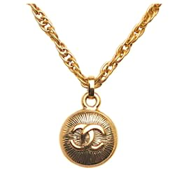 Chanel-Chanel Gold CC Round Medallion Necklace-Golden