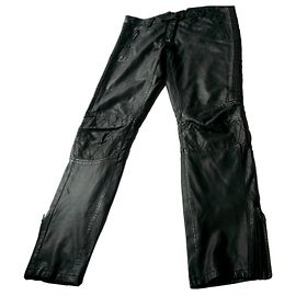 Calça biker de couro forrada preta SANDRO em muito bom estado.40 P3705H Preto