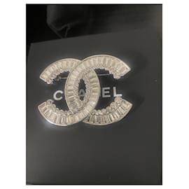 Chanel-Alfileres y broches-Hardware de plata