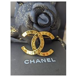 Chanel-CC B20A Paris Button GHW Large Letters Brooch RARE box-Golden