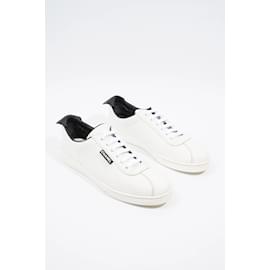 Chanel-Chanel CC Logo Lace Up White / Black Leather EU 41 Uk 8-Black