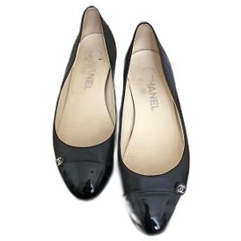 Sapatilhas Chanel em couro preto Preto