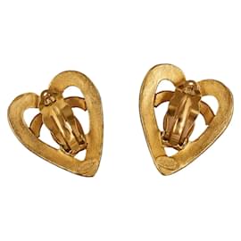 Chanel-CC Heart Clip On Earrings-Golden