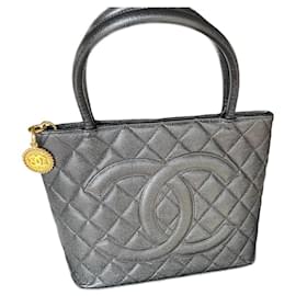 Chanel-Chanel Medallion bag in black caviar leather-Black
