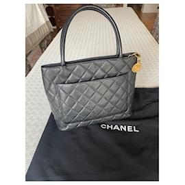 Chanel-Chanel Medallion bag in black caviar leather-Black
