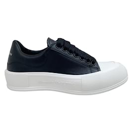 Alexander Mcqueen-Alexander McQueen Black Leather Low Top Deck Sneakers-Black