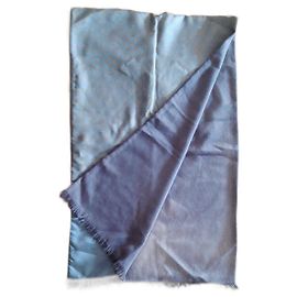 Lenço Hermès azul de seda e angorá Azul