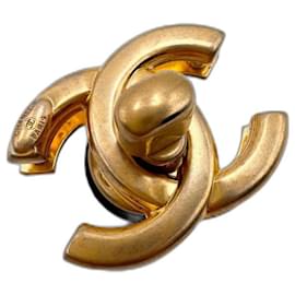 Chanel-CHANEL large CC turnlock buckle in antique gold color-Golden