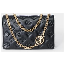 Louis Vuitton-LOUIS VUITTON Cushion Bag in Black Leather - 101444-Black