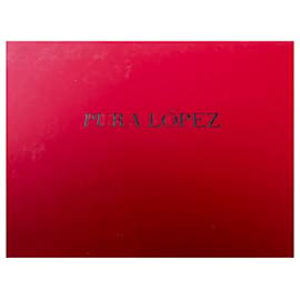 Pura Lopez-Napa Met Corallo Pump-Red