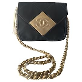 Chanel-Bolsos de mano-Negro,Gold hardware