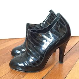 Chanel-CHANEL  Ankle boots T.eu 37.5 Patent leather-Black