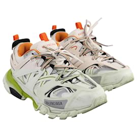 Balenciaga-Balenciaga Track Sneakers in White Polyurethane-White