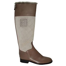 Botas Chanel acolchoadas até o joelho em camurça e couro creme e marrom Branco Cru