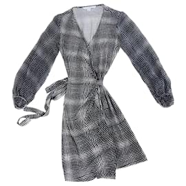 Diane Von Furstenberg-Robe portefeuille en soie DvF Sigourny avec manches en mousseline-Noir,Blanc,Gris