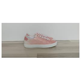 Burberry-Sneakers-Pink
