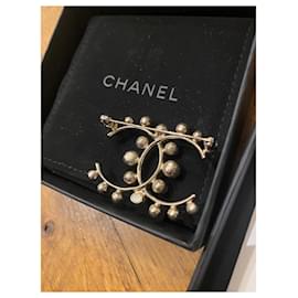 Chanel-Spilla CHANEL C foderata con perle e strass-Argento