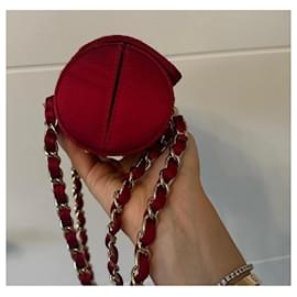 Chanel-Rare Chanel vintage barrel evening bag quilted satin-Red,Gold hardware