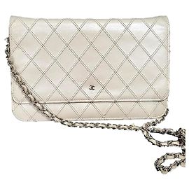 Chanel BILLETERA CON CADENA BLANCO BEIGE Beige