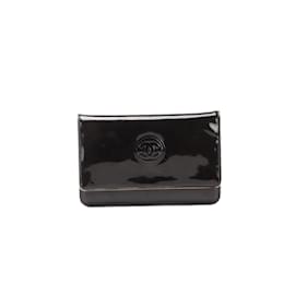Chanel-Tasche mit Kettenklappe aus Lackleder-Schwarz