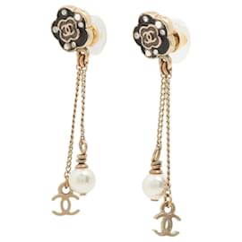 Chanel-Boucles d'oreilles dorées à pendants en perles et fleurs CC-Doré