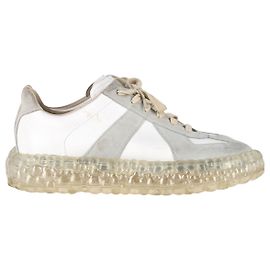 Maison Martin Margiela Maison Margiela Replica Caviar Baskets en Daim Blanc et Gris Gris