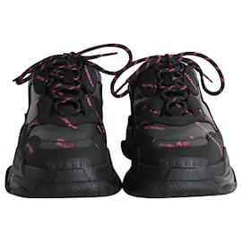 Balenciaga-Sneakers Balenciaga Triple S con logo allover in poliuretano nero-Nero