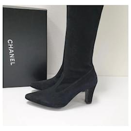 Chanel-Chanel Overknee-Stiefel aus schwarzem Wildleder-Schwarz