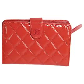 Chanel-Coral quilted patent leather purse-Coral