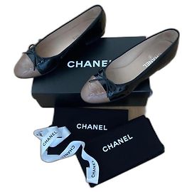Chanel Ballet flats Black