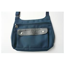 Longchamp-LONGCHAMP Royal blue canvas messenger bag very good condition Rare model-Blue