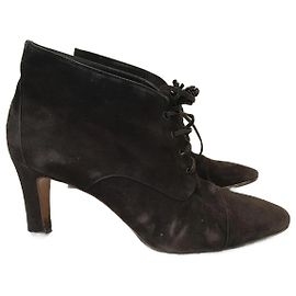 Botas ankle CHANEL T.EU 37.5 em camurça Marrom