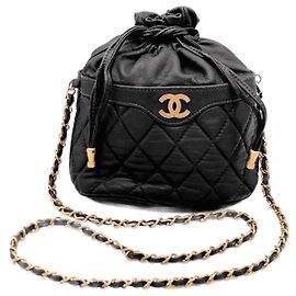 Chanel Secchiello con coulisse a tracolla Nero