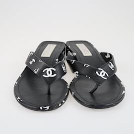Chanel-black/Tongs plates blanches à logo CC-Noir
