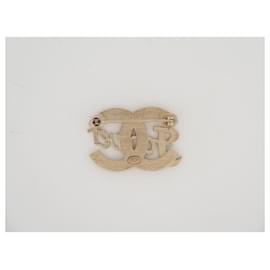 Chanel-NEUF BROCHE CHANEL LOGO CC FOREVER EN METAL DORE & STRASS STEEL BROOCH-Doré